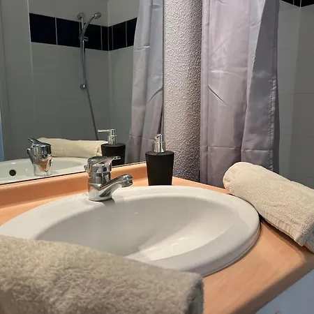 T2 Calme Et Paisible Parking Piscine Апартаменти