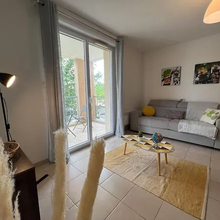 T2 Calme Et Paisible Parking Piscine * Carcassonne