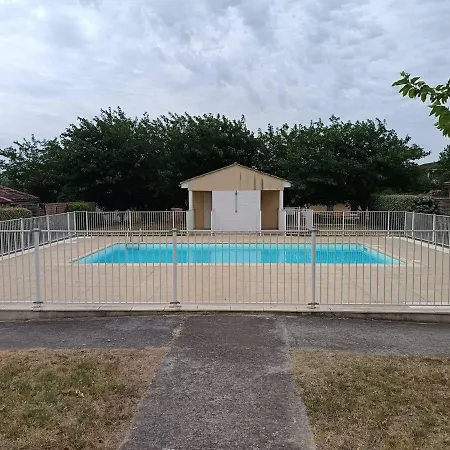 T2 Calme Et Paisible Parking Piscine Апартаменти *