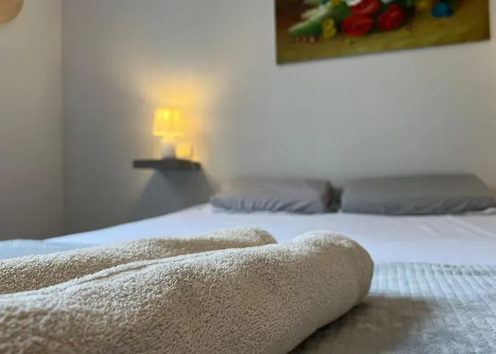 T2 Calme Et Paisible Parking Piscine Apartament