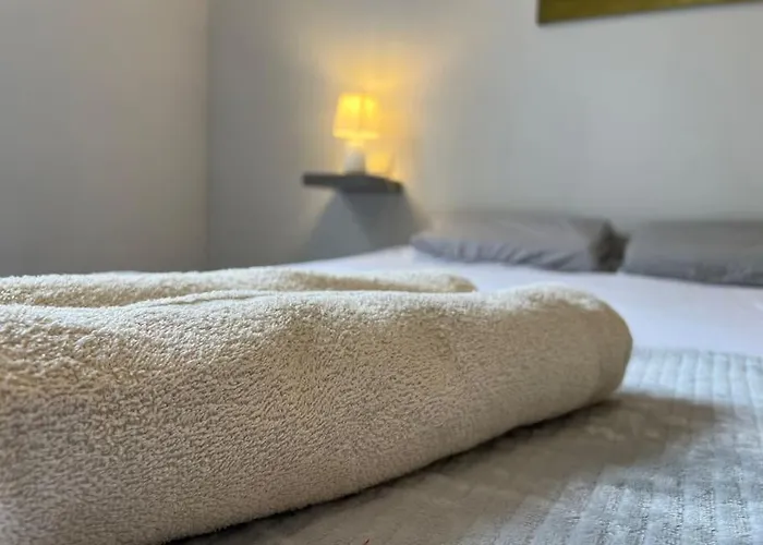 T2 Calme Et Paisible Parking Piscine Apartment *