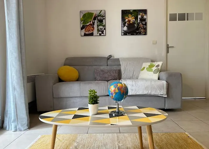 T2 Calme Et Paisible Parking Piscine Apartment