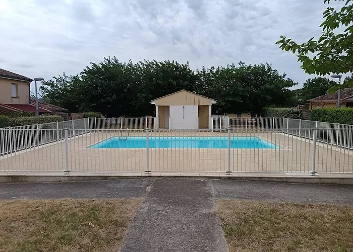 T2 Calme Et Paisible Parking Piscine Apartament *